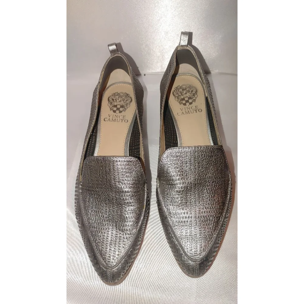 Vince Camuto Kade Metallic Silver Loafer Size 8M